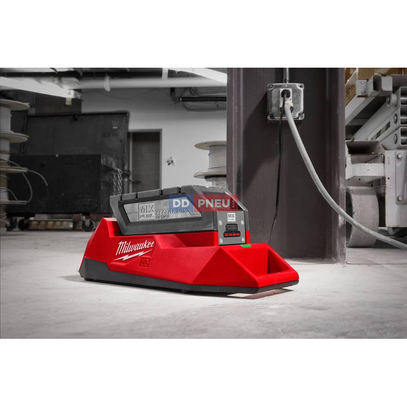 MX FUEL™ nabíječka Milwaukee MXF C