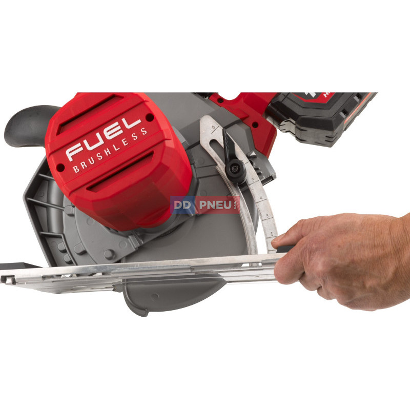 Aku kotoučová pila na kov MILWAUKEE M18 FMCS66-121C