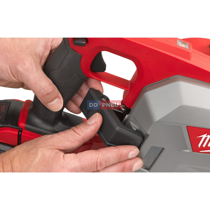 Aku kotoučová pila na kov MILWAUKEE M18 FMCS66-121C