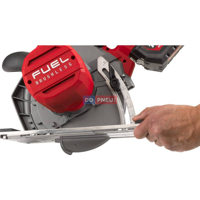 Aku kotoučová pila na kov MILWAUKEE M18 FMCS66-121C