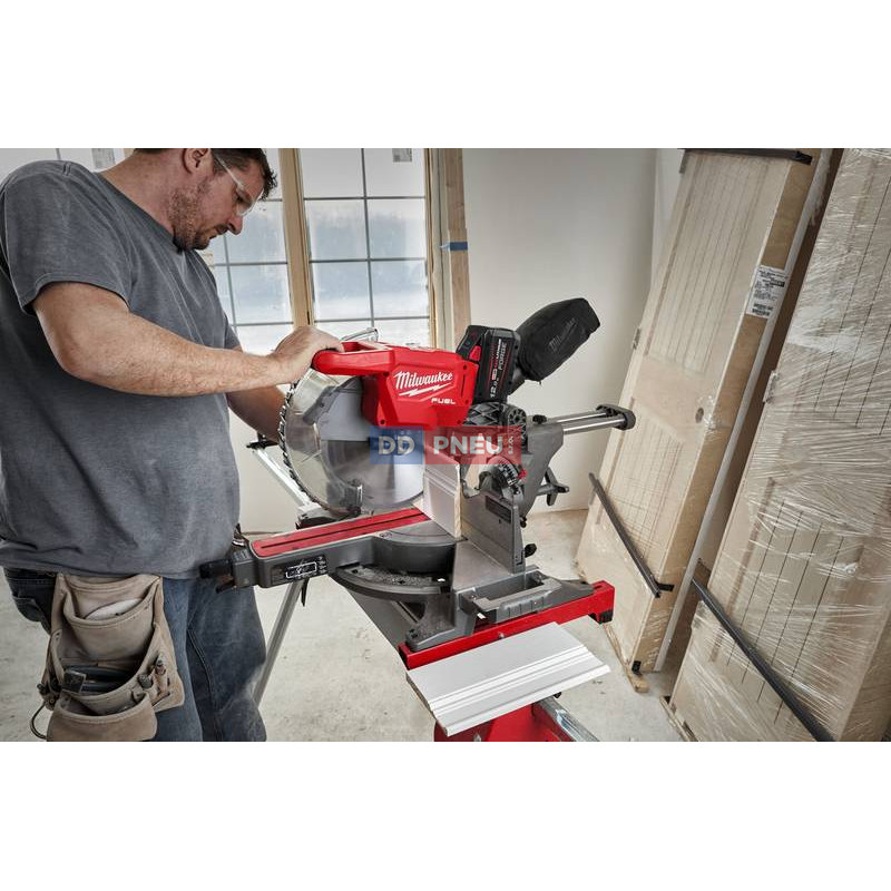 Aku pokosová pila MILWAUKEE M18 FMS305-121