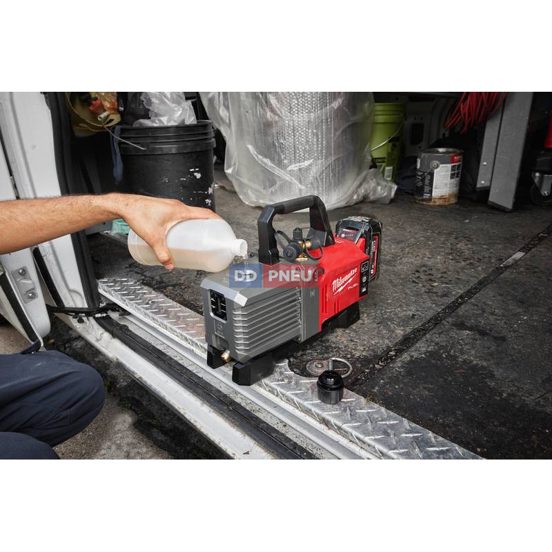 Aku vakuové čerpadlo Milwaukee M18 FVP5-801