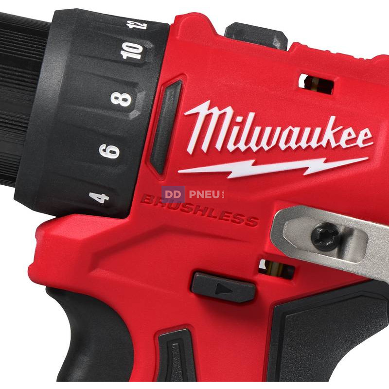 Aku kompaktní bezuhlíkový šroubovák MILWAUKEE M12 BLDDRC-0