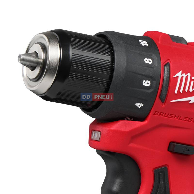 Aku kompaktní bezuhlíkový šroubovák MILWAUKEE M12 BLDDRC-402C