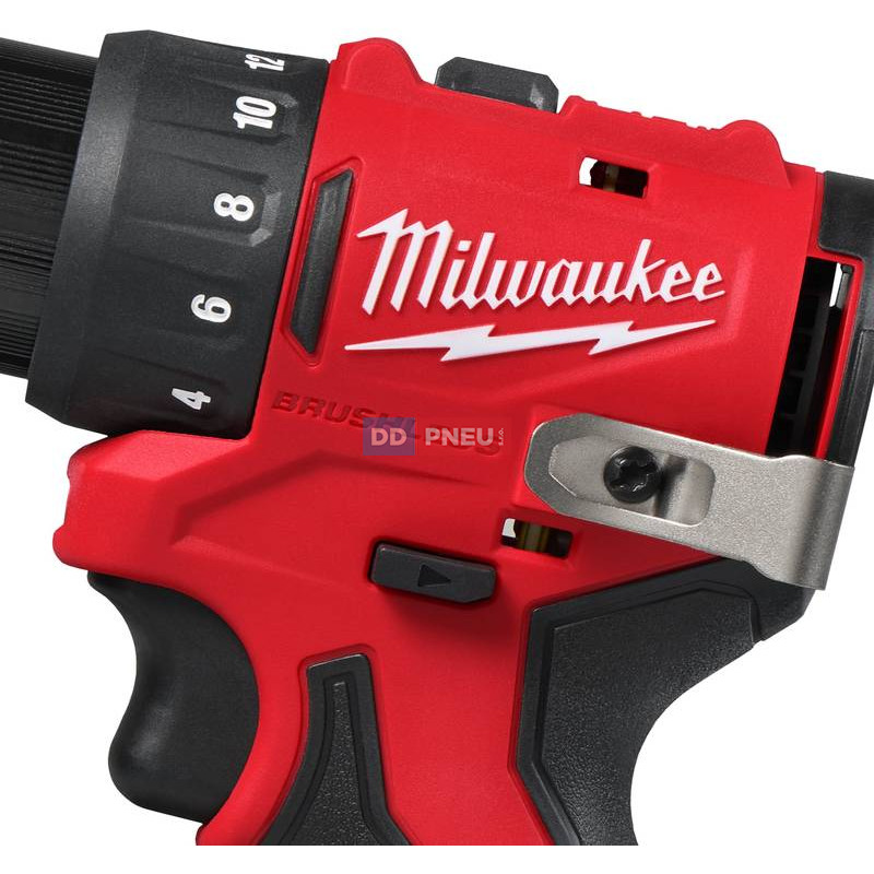 Aku kompaktní bezuhlíkový šroubovák MILWAUKEE M12 BLDDRC-402C
