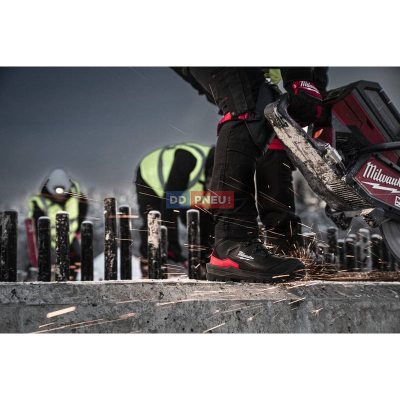 Bezpečnostní boty MILWAUKEE Armourtred™ S3S 1M110111W – kožené, černé, EU 44