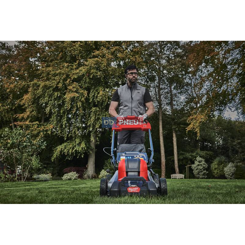 Aku sekačka s pojezdem na dva akumulátory MILWAUKEE M18 F2LM46-802