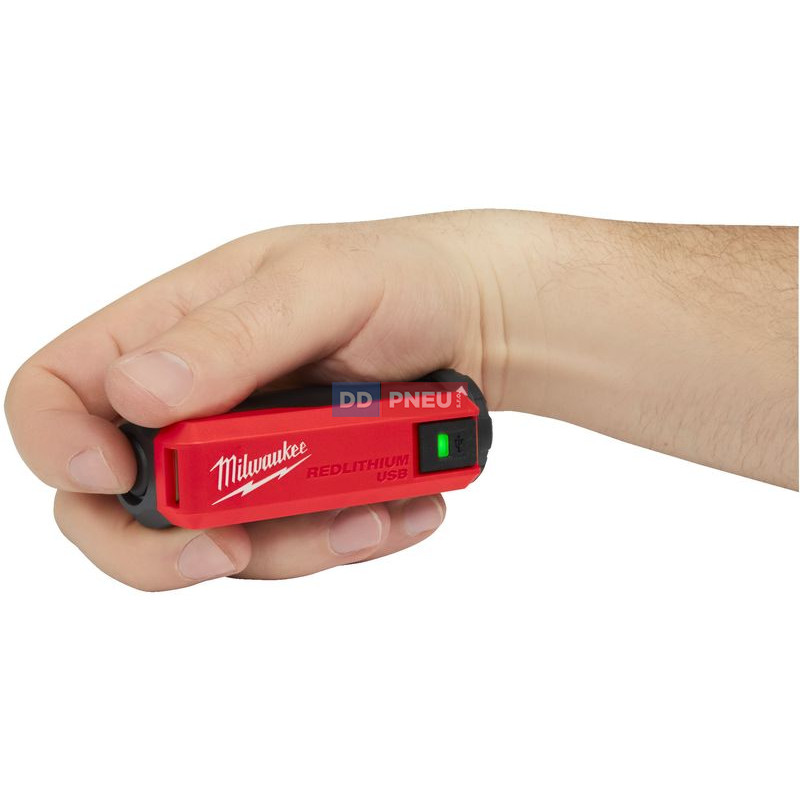 Přenosný zdroj energie a nabíječka REDLITHIUM™ USB MILWAUKEE