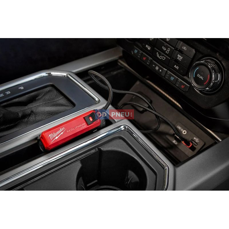 Přenosný zdroj energie a nabíječka REDLITHIUM™ USB MILWAUKEE