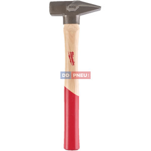 Zámečnické kladivo s ořešákovou násadou MILWAUKEE – 800 g Zámečnické kladivo s ořešákovou násadou MILWAUKEE – 800 g